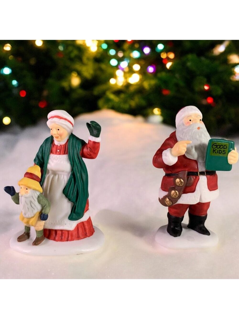 Dept 56 Santa & Mrs Claus North Pole Christmas Village Accessory From 1990